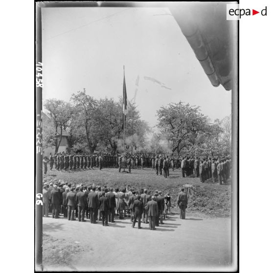 Célébration de la fête de Jeanne d'Arc par des unités de la 2e DB.