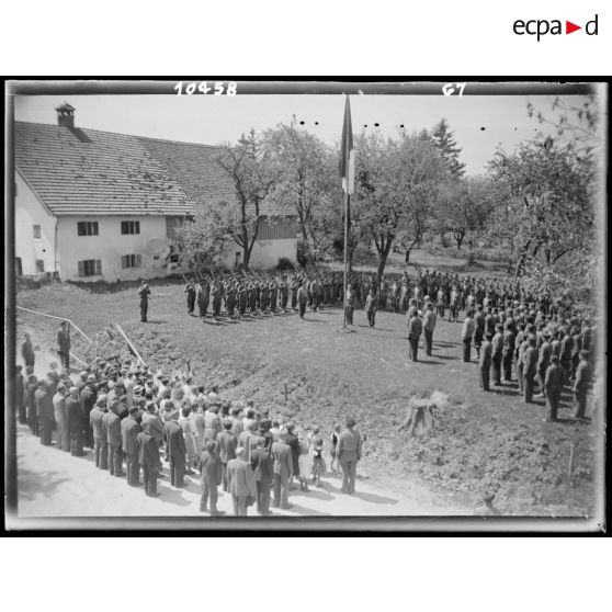 Célébration de la fête de Jeanne d'Arc par des unités de la 2e DB.