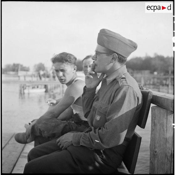 Célébration de la fête de Jeanne d'Arc par des unités de la 2e DB.