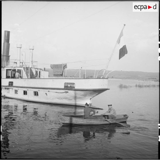Célébration de la fête de Jeanne d'Arc par des unités de la 2e DB.