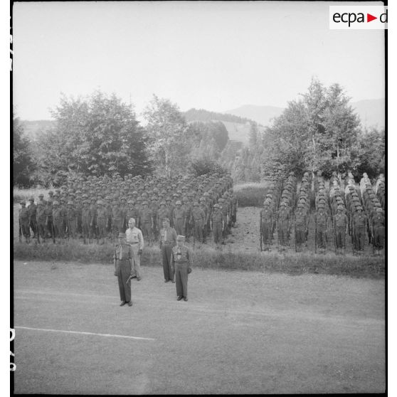 Cérémonie de présentation du drapeau du 151e RI.