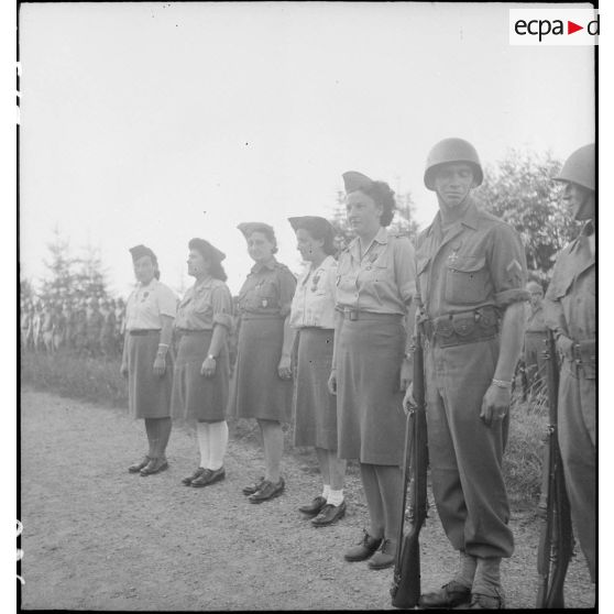 Cérémonie de présentation du drapeau du 151e RI.