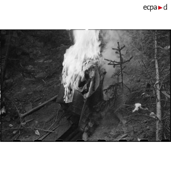 Cache d'armes et de munitions du Werwolf.