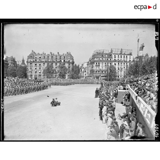 Défilé du 14 juillet 1945  à Paris.