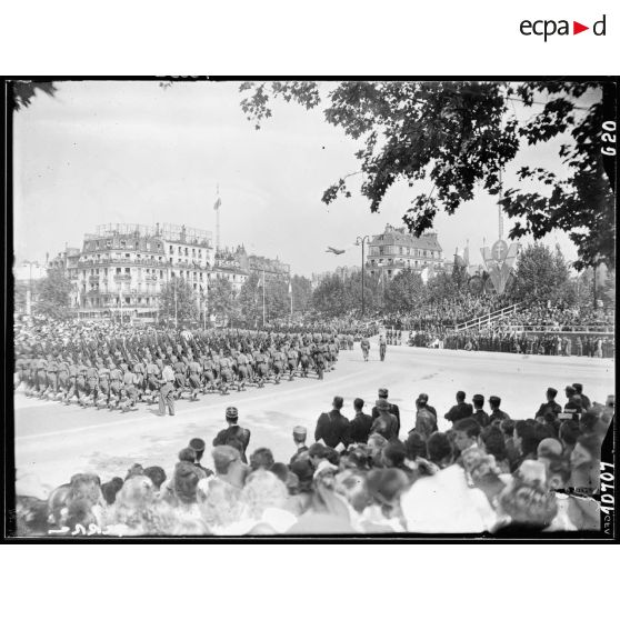 Défilé du 14 juillet 1945  à Paris.