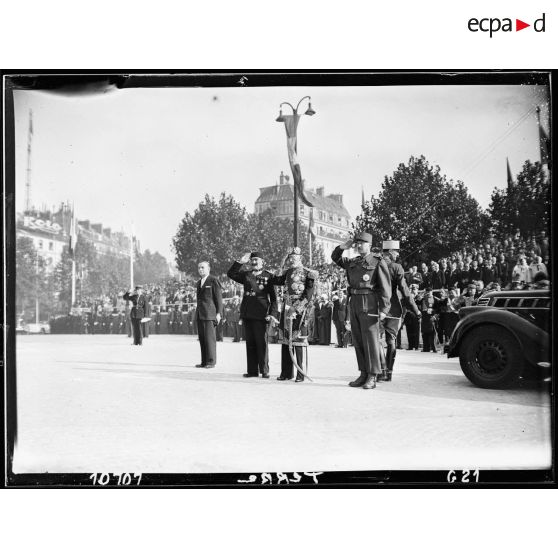 Défilé du 14 juillet 1945  à Paris.