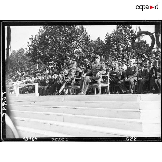 Défilé du 14 juillet 1945  à Paris.