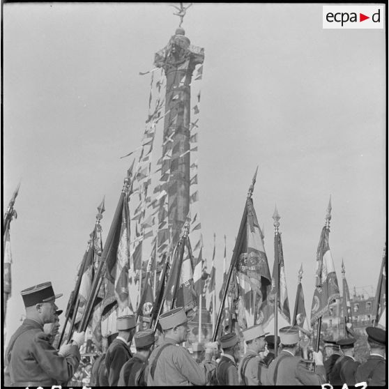 Défilé du 14 juillet 1945  à Paris.