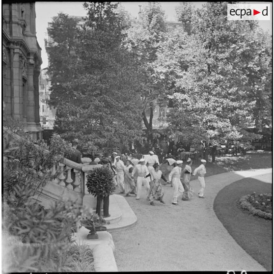 Défilé du 14 juillet 1945  à Paris.