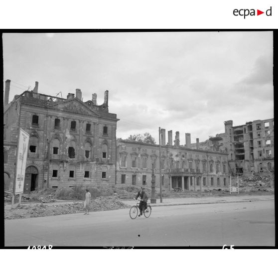 Ruines de l'ambassade de France à Berlin.