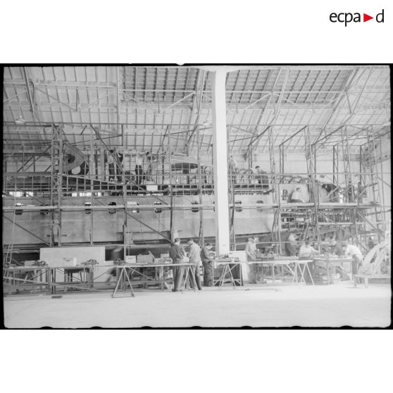 Construction de la coque de l'hydravion géant Laté 631-02.