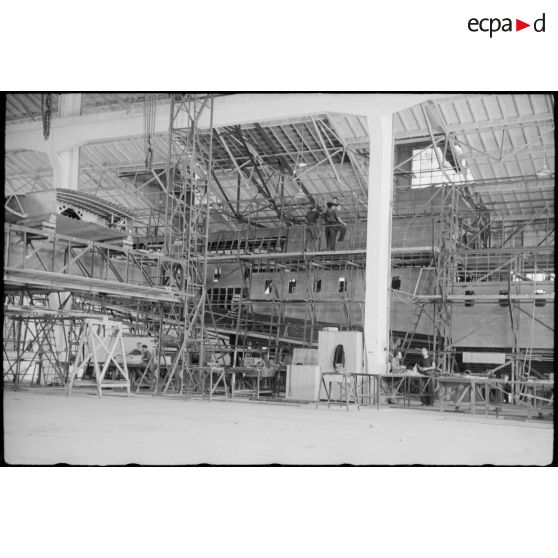 Construction de la coque de l'hydravion géant Laté 631-02.