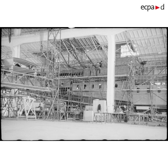 Construction de la coque de l'hydravion géant Laté 631-02.
