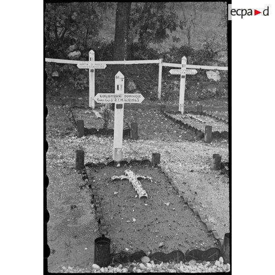 Tombes de militaires français au cimetière militaire italien de Ceretto.
