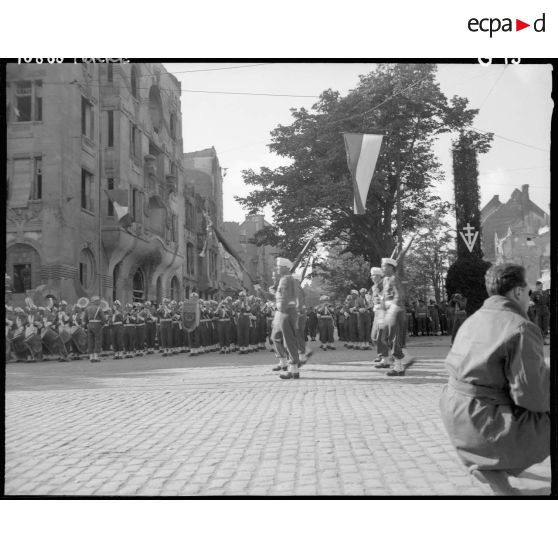 Défilé d'un régiment de tirailleurs algériens à Mayence.