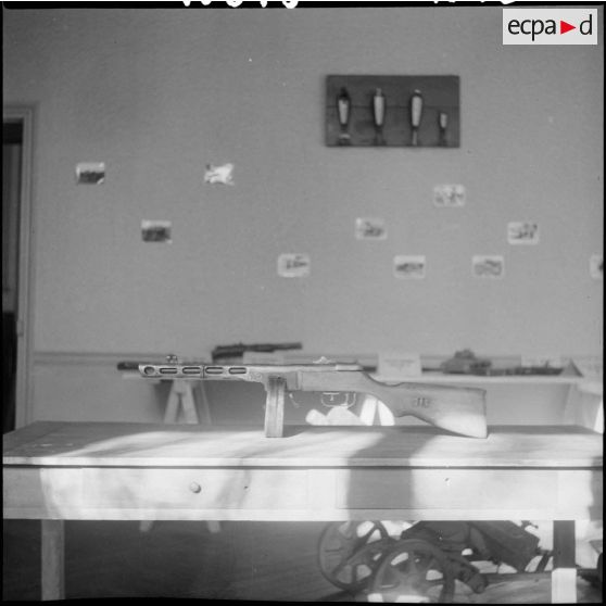 Pistolet-mitrailleur de fabrication russe PPSh-41.