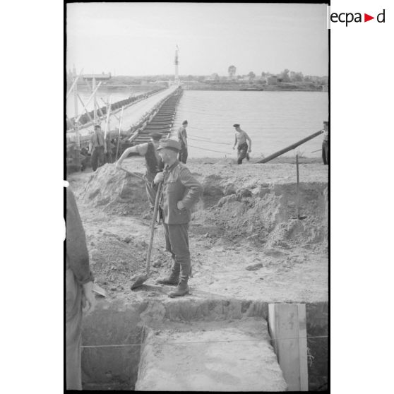 Déblaiement d'un pont.