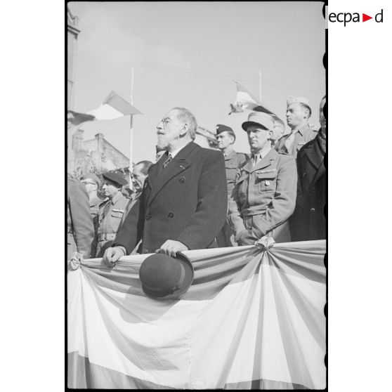 Tribune officielle du défilé de Mayence.