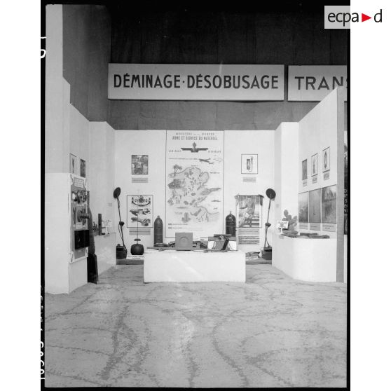 Stand sur le déminage et le désobusage.