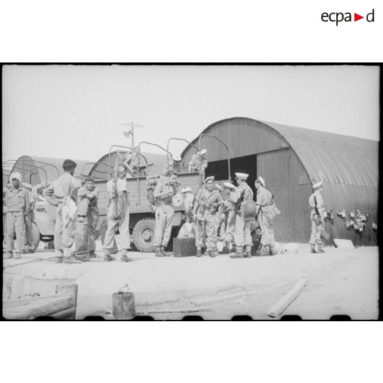 Les parachutistes marins.