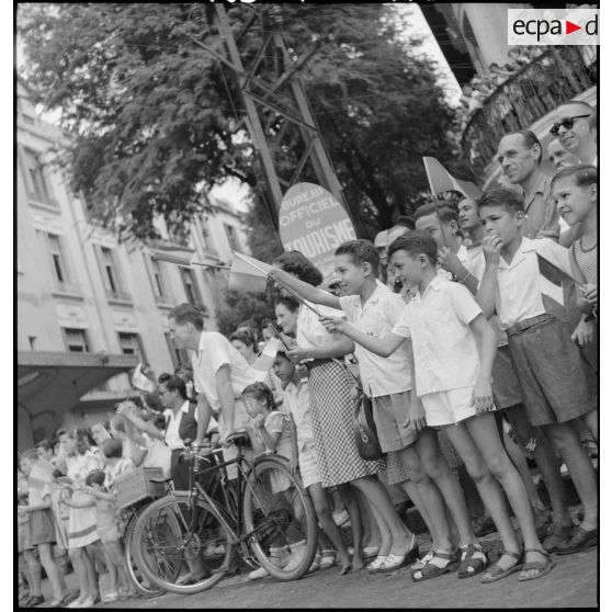 La foule pendant le défilé de Saigon.