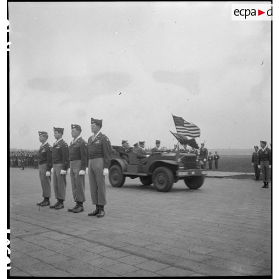 Défilé motorisé de la 82e division Airborne.