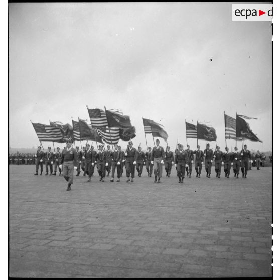 La 82e division Airborne à l'aérodrome de Tempelhof.