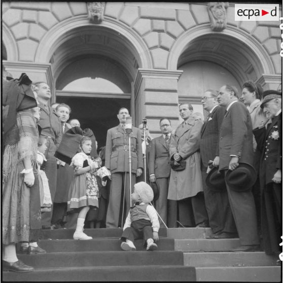 Allocution du général De Gaulle au palais de l'université.