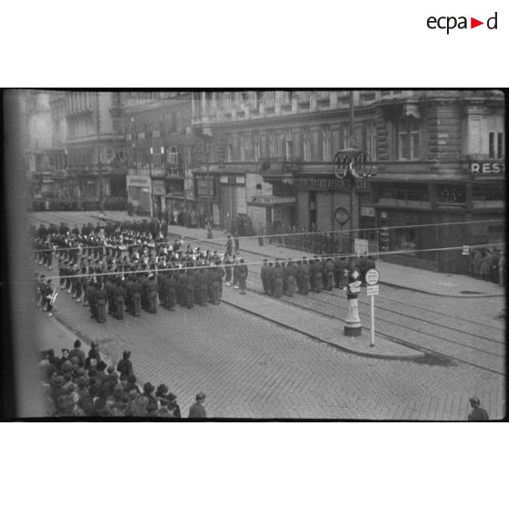 Prise d'armes à Vienne.