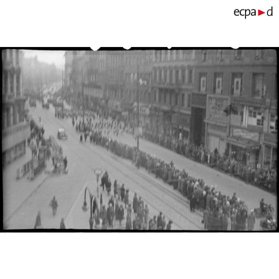 Prise d'armes à Vienne.