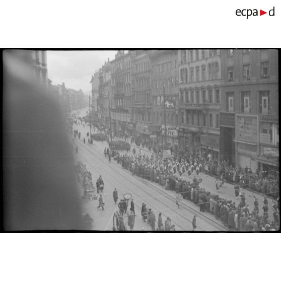 Prise d'armes à Vienne.