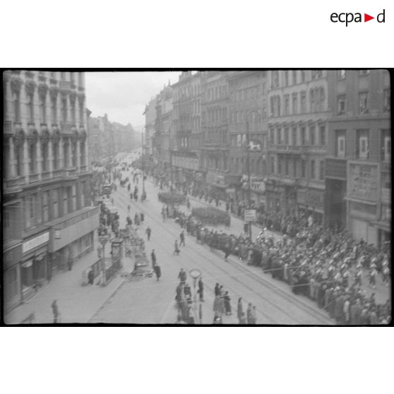 Prise d'armes à Vienne.