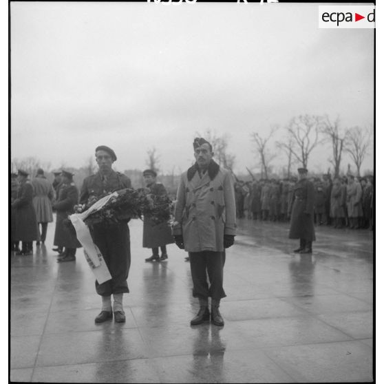 Cérémonie de dépôt de gerbe.