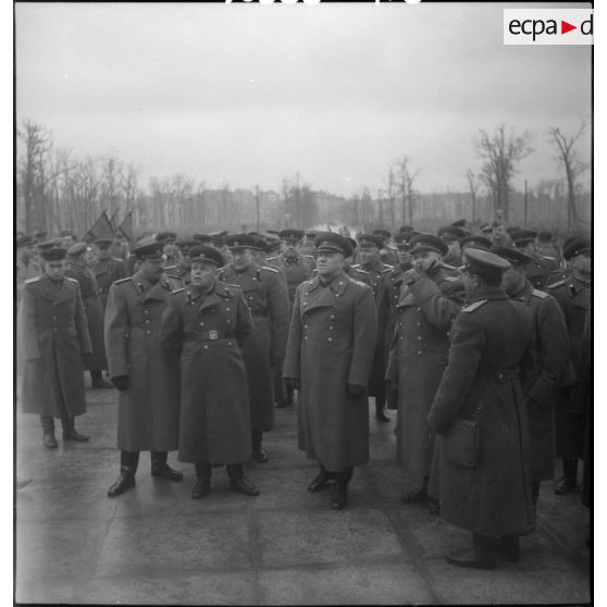 Officiers soviétiques à Berlin.