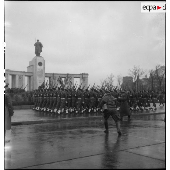 Défilé des troupes françaises à Berlin.