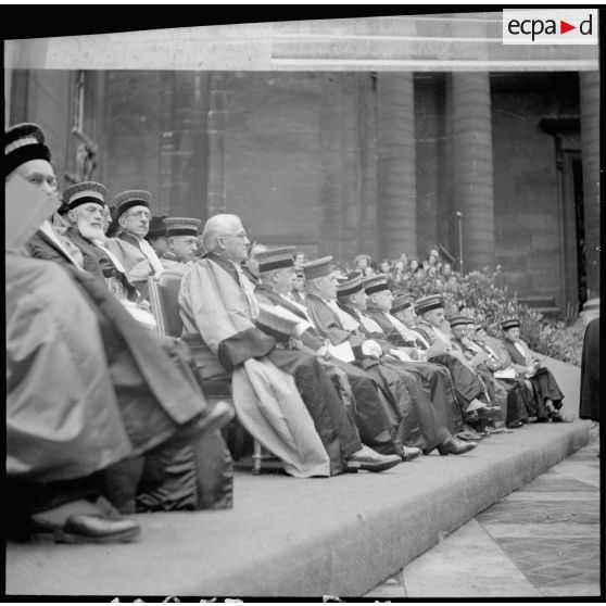 Vue des professeurs de la Sorbonne assistant à la cérémonie.