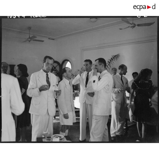 Réception au club sportif de Saigon.