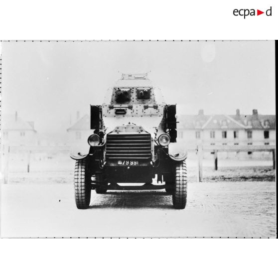Automitrailleuse France 1939-1940 : AMD Panhard 165/175 TOE.