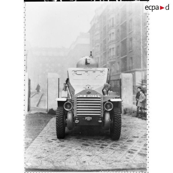 Automitrailleuse France 1939-1940 : AMD Laffly S 15 TOE. (tirage à faire)