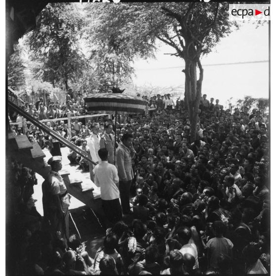 Allocution de sa majesté NORODOM SIHANUK, roi du CAMBODGE, devant le peuple.