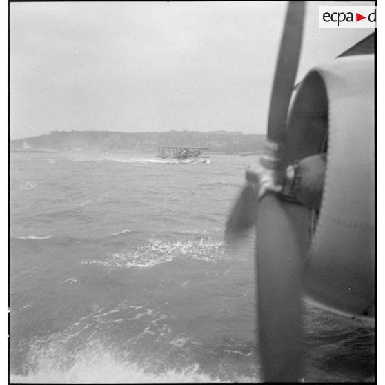Décollage d'un hydravion.