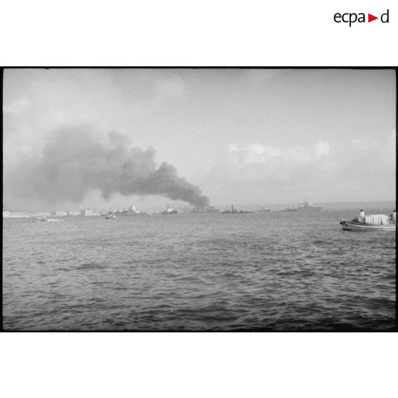 Incendie à bord d'un pétrolier britannique dans le port de Brest.