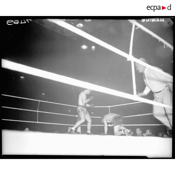 Soirée de la Marine nationale au Vélodrome d'Hiver : match de boxe opposant Marcel Cerdan à Joë Brun
