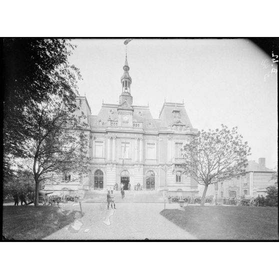 Grand Quartier Général. Vue générale. (Hôtel de Ville de Doullens). [légende d’origine]