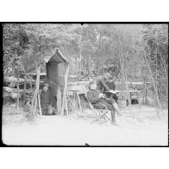 Maison souterraine des officiers 1er Régiment d'artillerie à pied au Bois des Alleux. [légende d'origine]