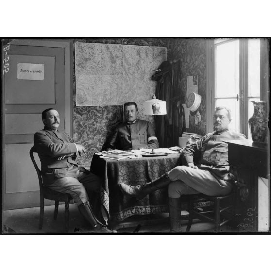 QG Bar-le-Duc. Bureau du courrier. [légende d’origine]