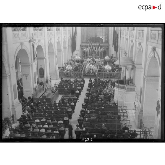 Les obsèques de l'amiral Pierre Ronarc'h en l'église Saint-Louis des Invalides.