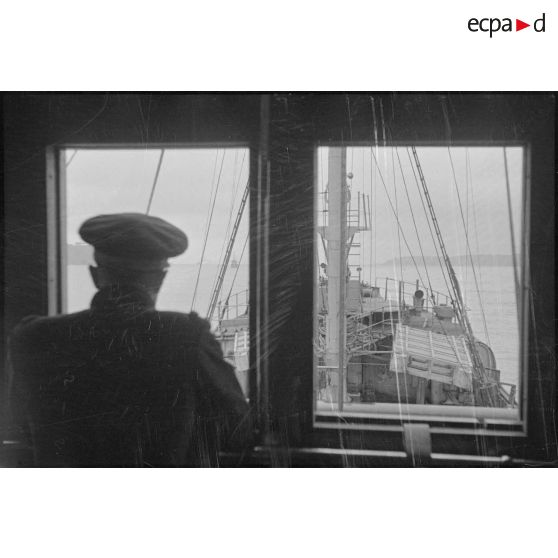 L'horizon vu depuis la passerelle de navigation du chalutier Vikings, armé en patrouilleur par la Marine nationale.