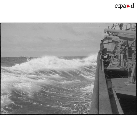 Avant du chalutier Vikings, armé en patrouilleur par la Marine nationale.