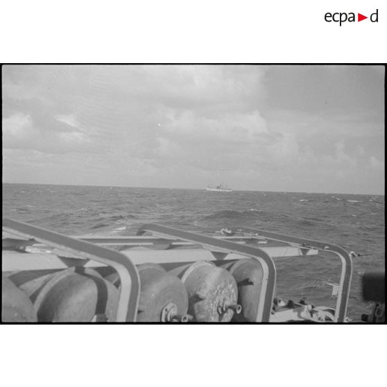 Grenadeur de sillage à bord du chalutier Vikings, armé en patrouilleur par la Marine nationale.